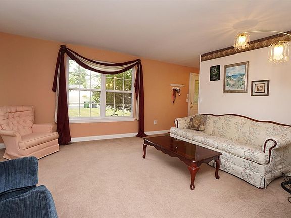 3rd image of 5867 Cedaridge Dr