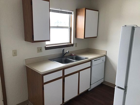 3rd image of 6291 Applegrove Ln