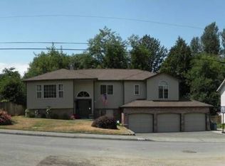 18105 6th Ave SW, Normandy Park, WA 98166