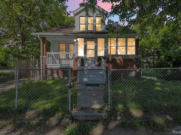 3rd image of 4877 Maynard St