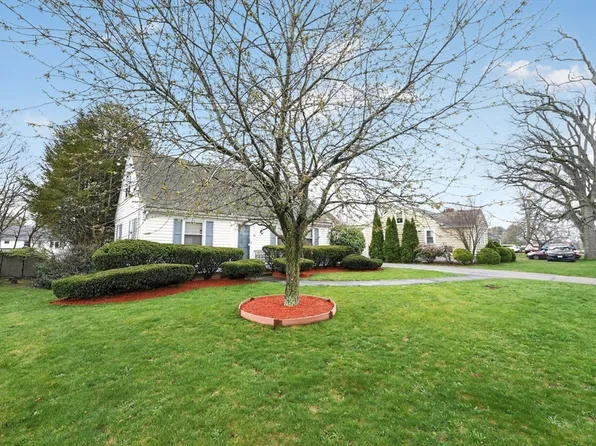 74 Oak St, Brockton, MA 02301