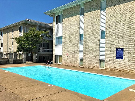 2nd image of 2801 Emerson Ave #15
