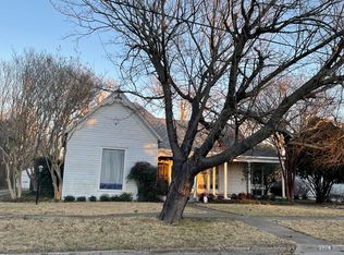 1314 S Lindsay St, Gainesville, TX 76240