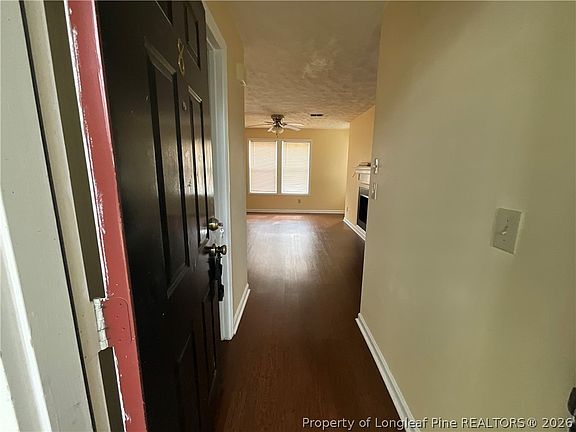 5th image of 979 Stewarts Creek Dr APT 8