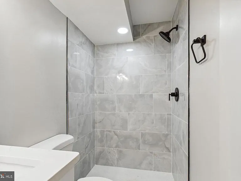 1534 S Charles St — Photo 36