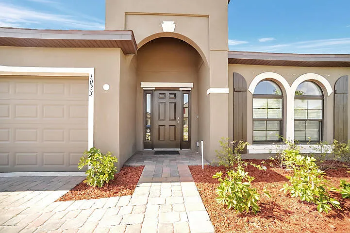 Building Photo - 1033 Musgrass Cir W