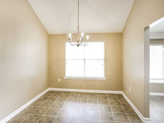 5th image of 4941 Wemberley Dr