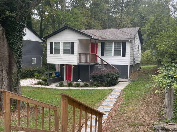 2343 Carver Dr NW