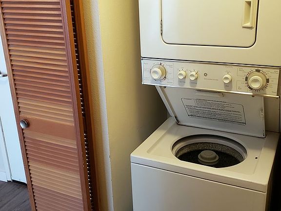 5th image of 4213 Stone Way N APT 401