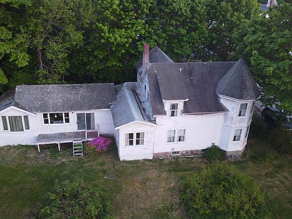 5th image of 25 Pleasant Street