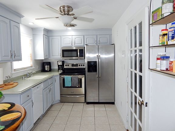 4th image of 170 Carey Cir