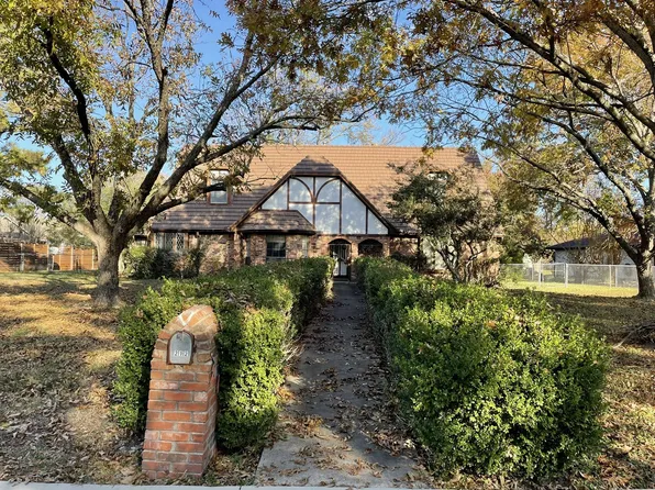 212 Magic Ln, Sunnyvale, TX 75182