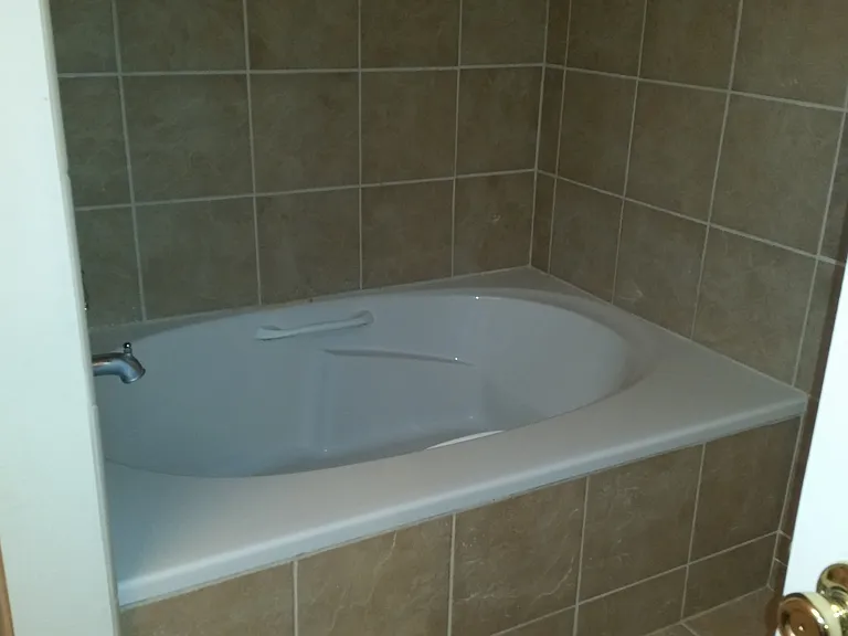 3nd floor tub