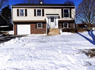 113 E McClellan St, Bartlett, IL 60103