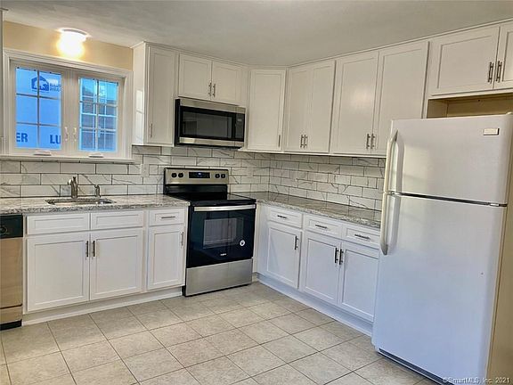 2nd image of 72 Hutchinson St #W3