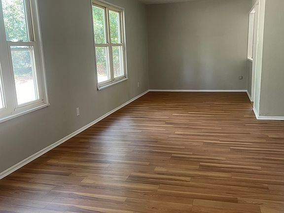 2nd image of 1142 Alderman St NE