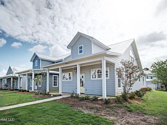 2nd image of 300 Hamilton Ct Lot 24