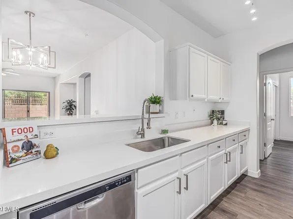 6359 S FOREST Avenue, Gilbert, AZ 85298