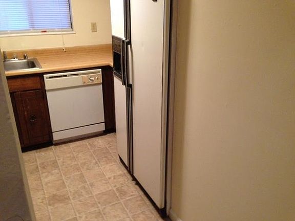 3rd image of 144 Mockingbird Dr