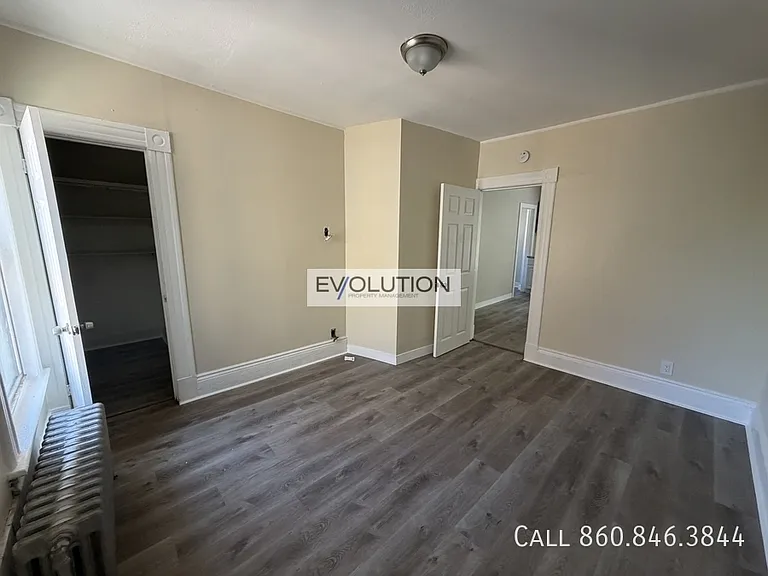 228-230 Franklin Ave #2 — Photo 14