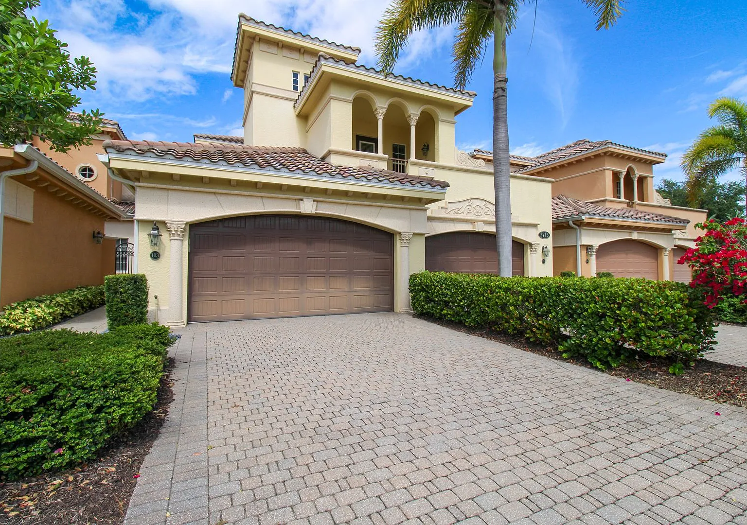 ** Fiddler's Creek 3/3 Waterfront Coach Home ** Social Membership To Fiddler's Creek ** — Photo 2