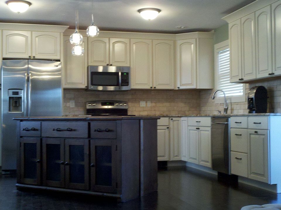 Professionally Remodeled Kitchen