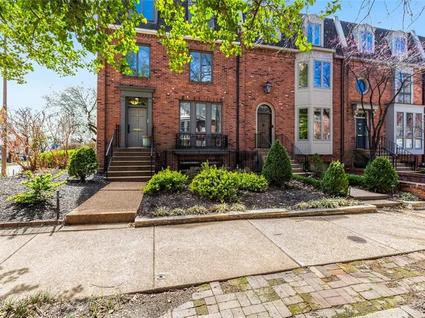 4502 Pershing Pl, Saint Louis, MO 63108