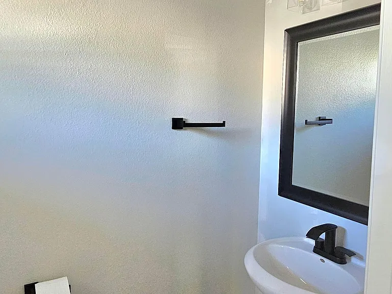 5817 Fox Point Cir — Photo 8