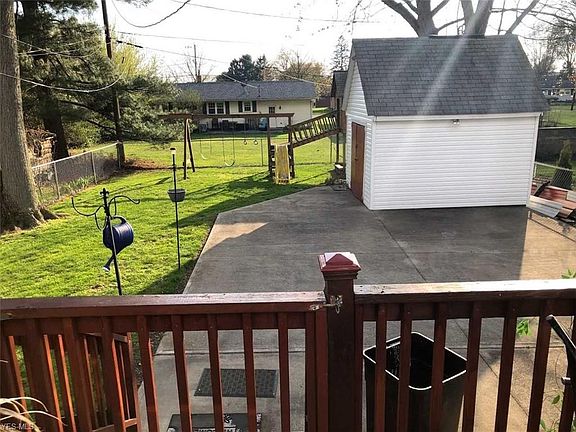 5th image of 636 Tuscarawas Ave NW