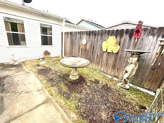 3rd image of 412 Bromwich St SW