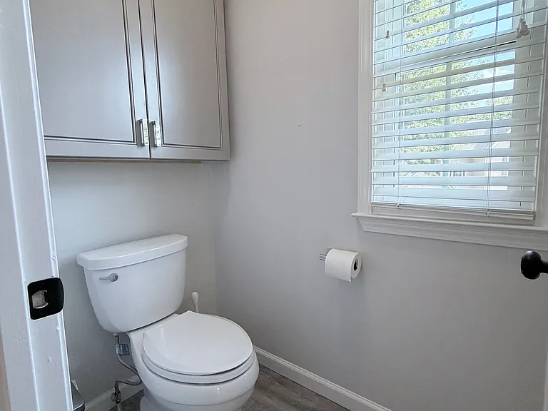 950 Lancaster Walk — Photo 29