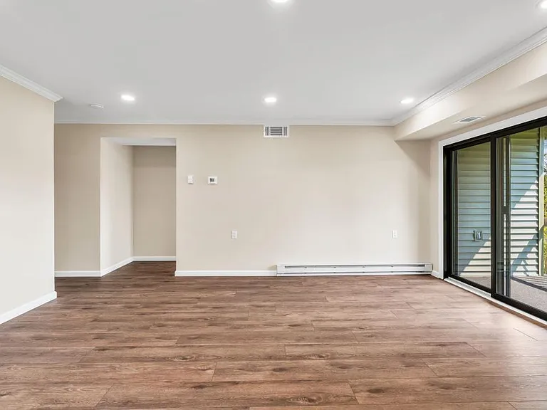 15B Andover Ct — Photo 6