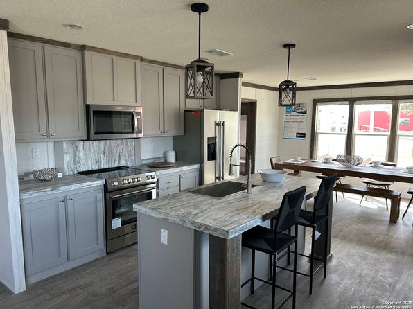 136 Forest Trail, Bandera, TX 78003