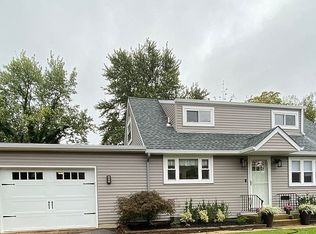 32 Irwin Pl, Hazlet, NJ 07730