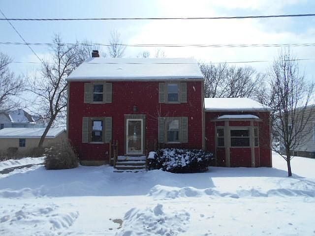 1st image of 121 2nd St