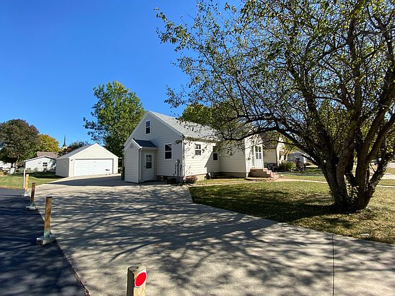 3rd image of 303 10th Ave