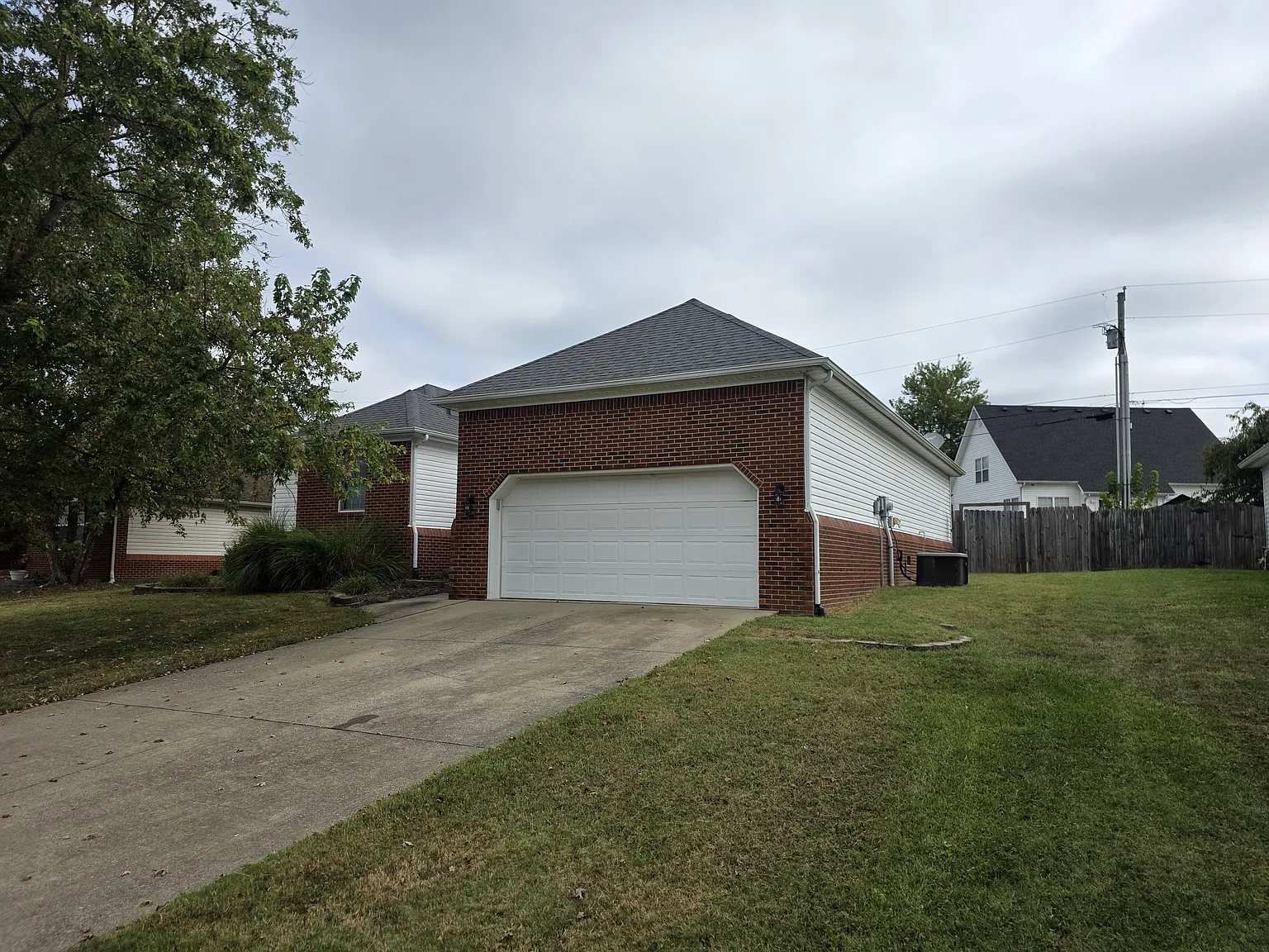 3 bed, 1595 sqft, $2,295 — Photo 2