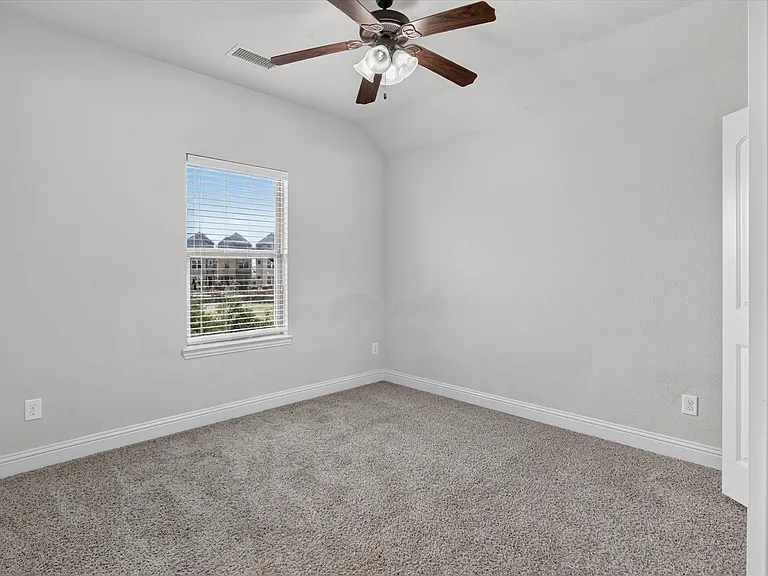4635 Saginaw Ct — Photo 27