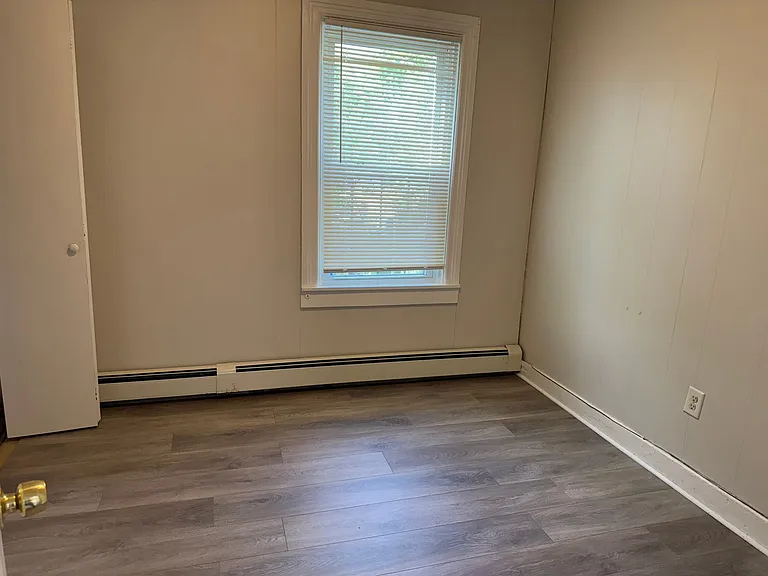 27 Camden Ave — Photo 7