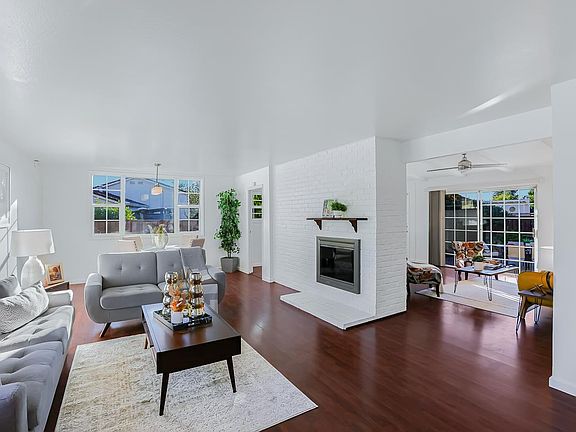 5th image of 246 Saint Andrews St