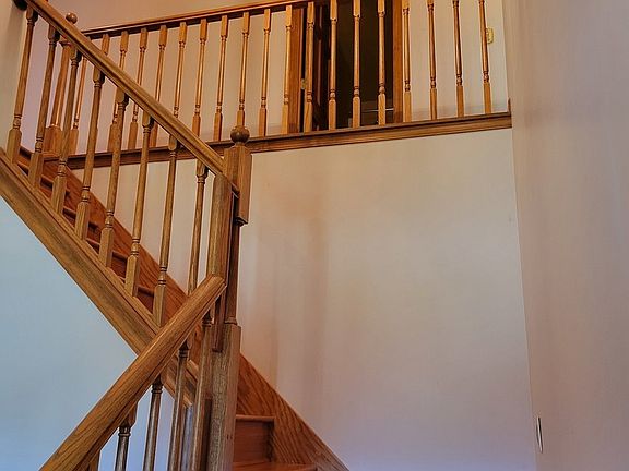4th image of 40 Hodgehaven Cir