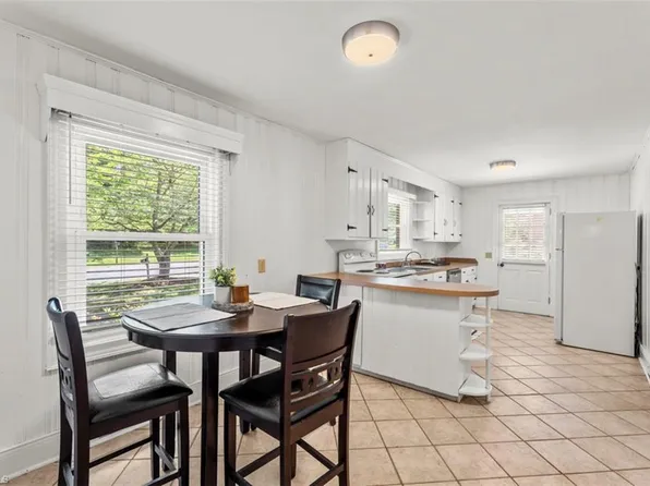 213 Old Westfield Rd, Pilot Mountain, NC 27041