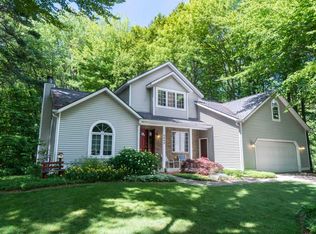 6445 Kingsway Ct, Holland, MI 49423