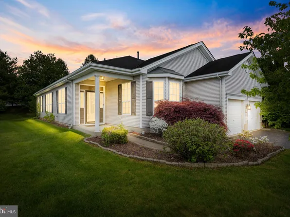 47 Vandevere Ln, Columbus, NJ 08022
