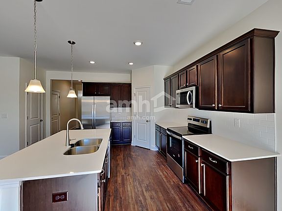 3rd image of 624 Rivermist Dr