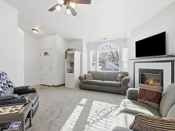 2nd image of 55 Mountain View Cir