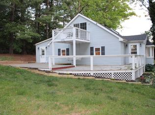 6570 Walnut Ln, Radford, VA 24141