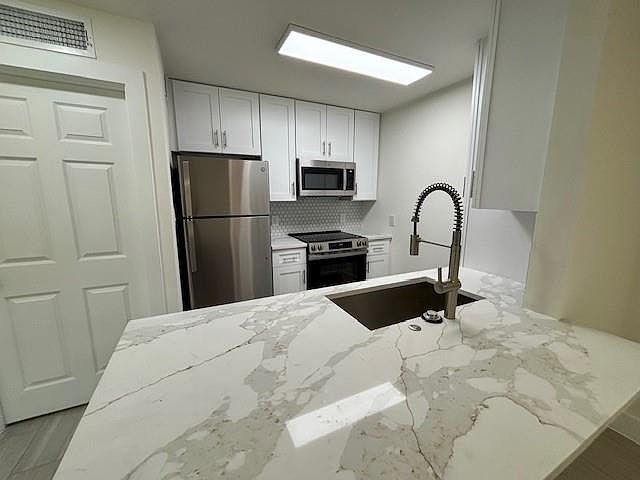 1st image of 2121 Fountain View Dr APT 83