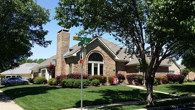 1st image of 9801 Canyon Crest Cir