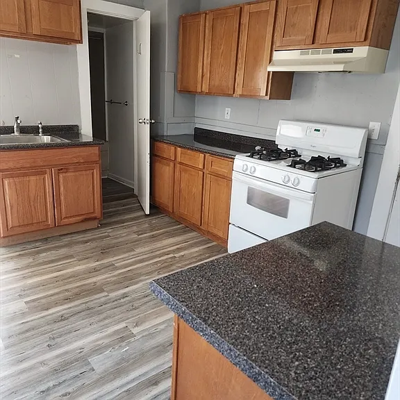 13 Sackett St #2L — Photo 3